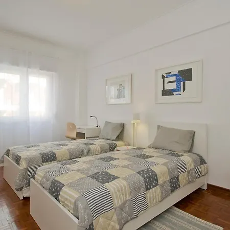 Confortable And Central - Marques De Pombal Apartamento